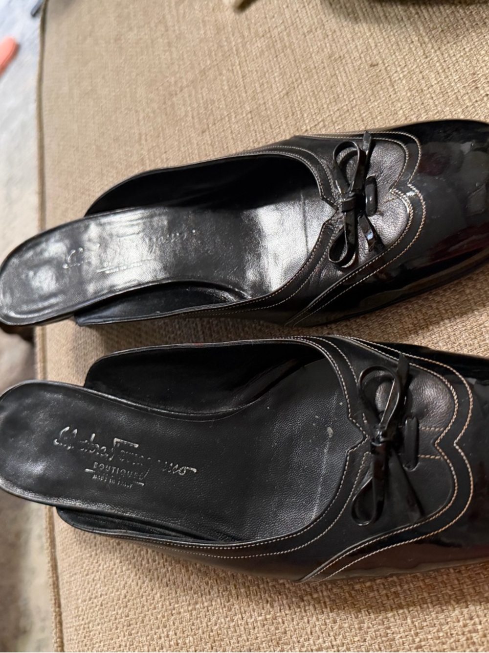 Salvatore Ferragamo Black Patent Leather Bow Mules - Picture 2 of 3